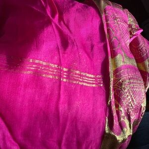 Long Silk Saree beutiful fuchsia Pink organza with gold yarn borders NEW